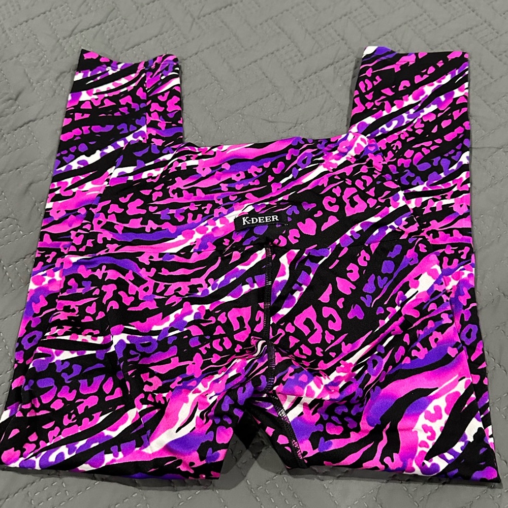 K-DEER K Deer Capri Length Leggings Pink Purple Yoga Workout Pants Size Small